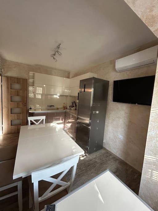 Apartamento Luxurious Flat Pleven Center Exterior foto