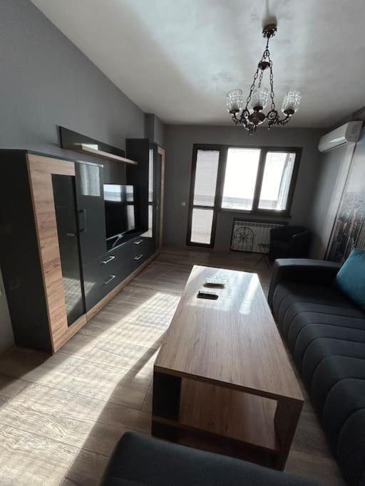 Apartamento Luxurious Flat Pleven Center Exterior foto
